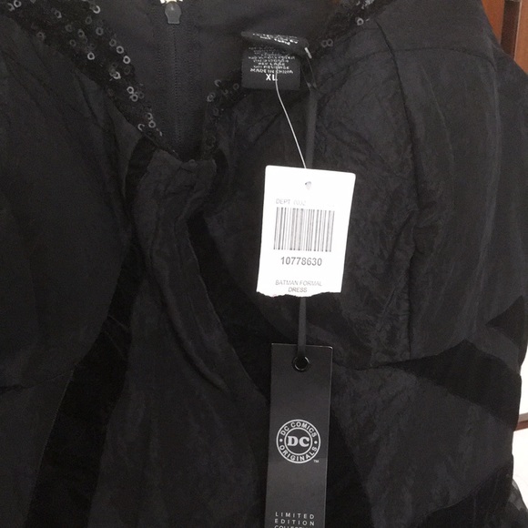 Limited Edition Batman DC Comics Hot Topic Formal New Year Eve Cocktail Dress - Picture 9 of 12